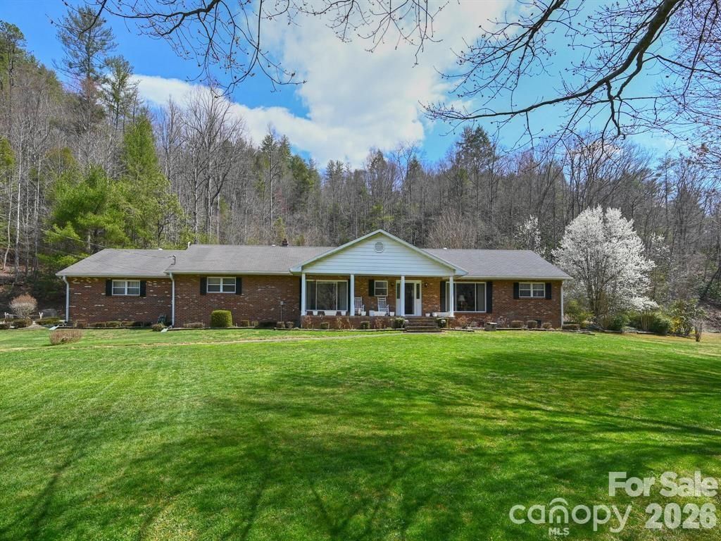 7530 NC 208 Highway, Marshall, NC 28753