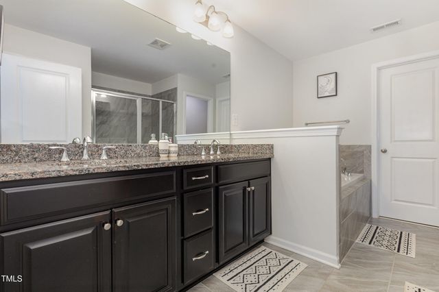 155 Writing Rock Place, Apex, NC 27539