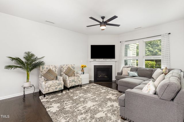 155 Writing Rock Place, Apex, NC 27539