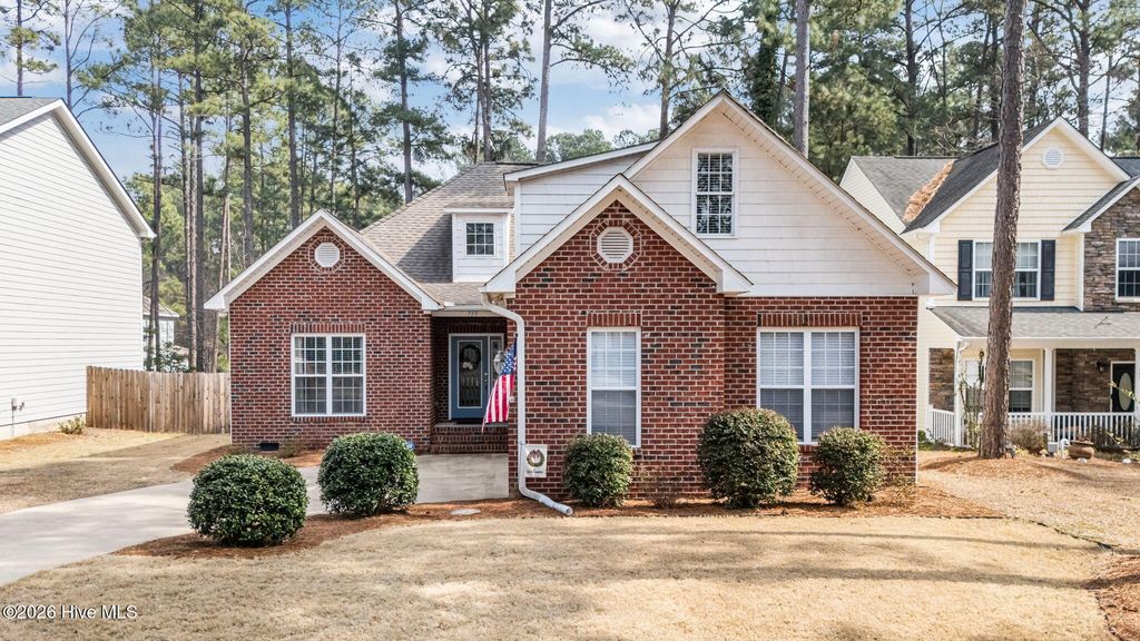 739 Blue Bird Drive, Vass, NC 28394