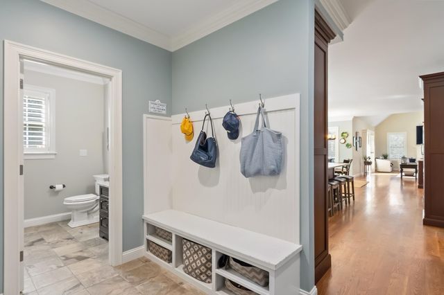 48 Robinson Dr, Bedford, MA 01730