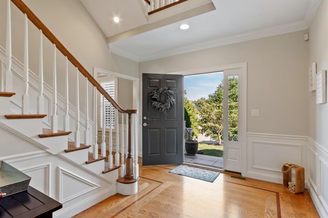 48 Robinson Dr, Bedford, MA 01730