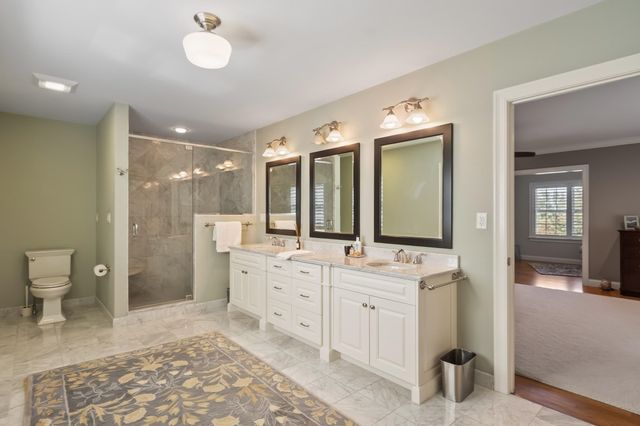 48 Robinson Dr, Bedford, MA 01730