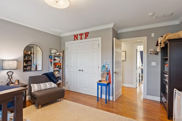 48 Robinson Dr, Bedford, MA 01730