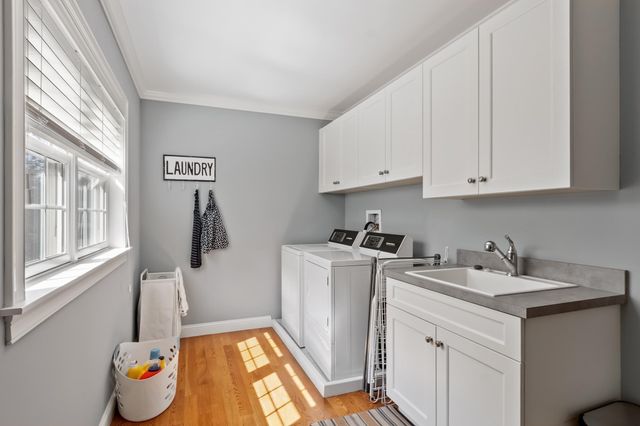 48 Robinson Dr, Bedford, MA 01730