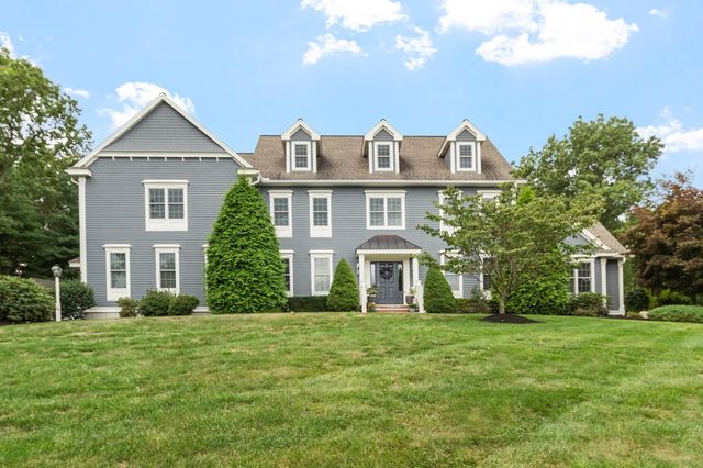 48 Robinson Dr, Bedford, MA 01730