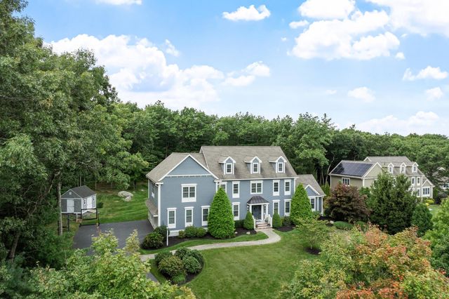 48 Robinson Dr, Bedford, MA 01730