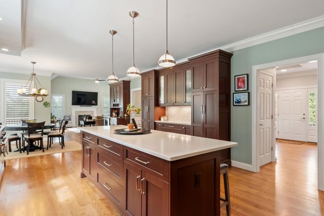 48 Robinson Dr, Bedford, MA 01730