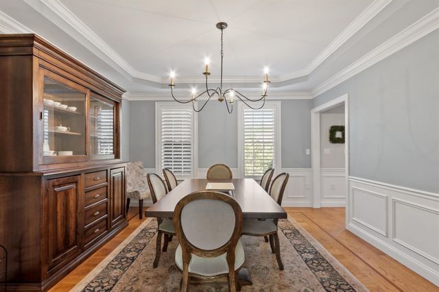 48 Robinson Dr, Bedford, MA 01730