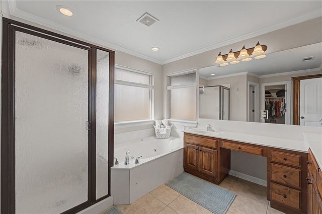 111 NE Lake Forest Lane, Bentonville, AR 72712