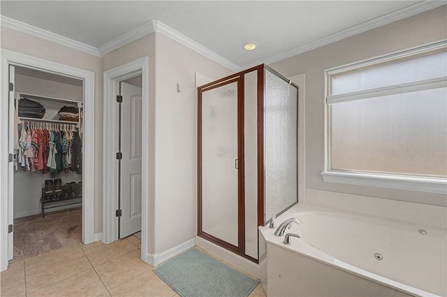 111 NE Lake Forest Lane, Bentonville, AR 72712