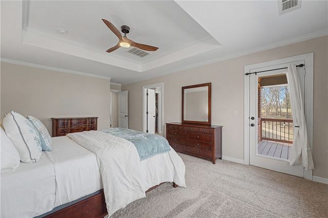 111 NE Lake Forest Lane, Bentonville, AR 72712