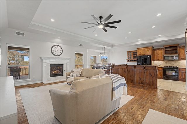 111 NE Lake Forest Lane, Bentonville, AR 72712