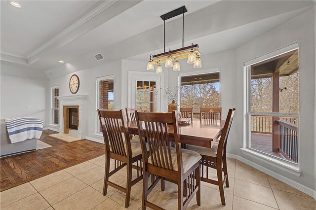 111 NE Lake Forest Lane, Bentonville, AR 72712