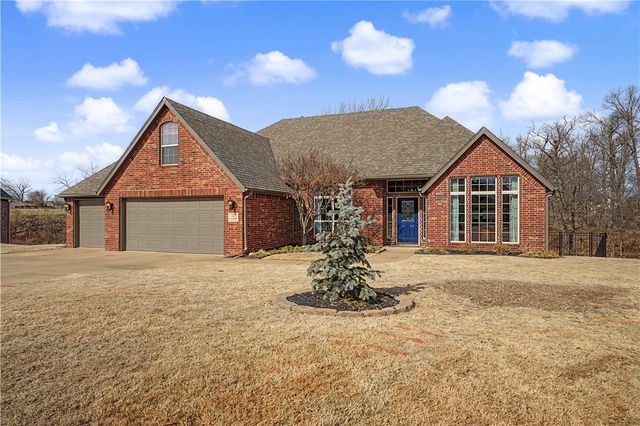 111 NE Lake Forest Lane, Bentonville, AR 72712