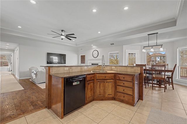 111 NE Lake Forest Lane, Bentonville, AR 72712