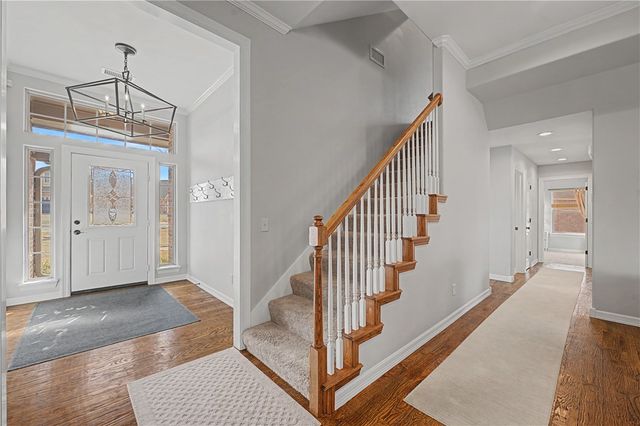 111 NE Lake Forest Lane, Bentonville, AR 72712