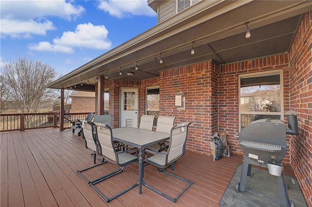 111 NE Lake Forest Lane, Bentonville, AR 72712