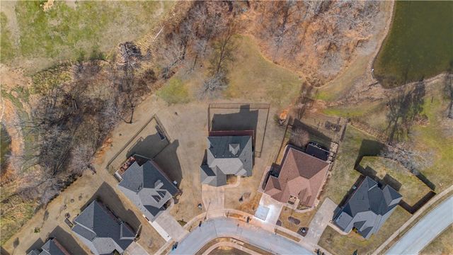 111 NE Lake Forest Lane, Bentonville, AR 72712