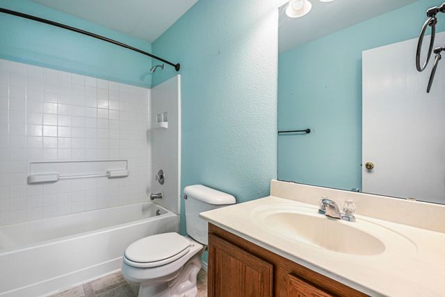 10765 Braemoor Drive, Fort Worth, TX 76052