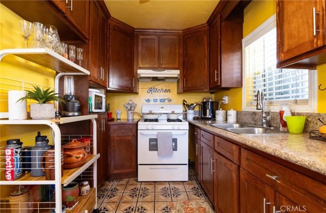 2121 E Shauer, Compton, CA 90222