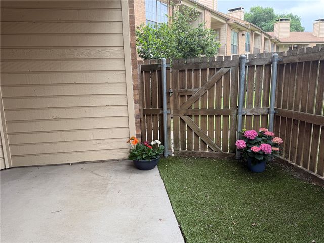 16301 Ledgemont Lane 181, Addison, TX 75001