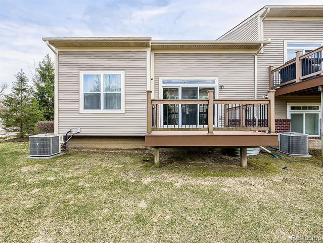 7212 Berry Field, West Bloomfield, MI 48322