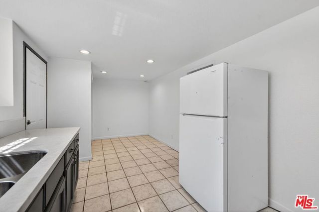 913 E 92nd Street, Los Angeles, CA 90002