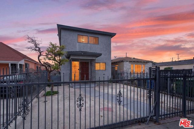 913 E 92nd Street, Los Angeles, CA 90002