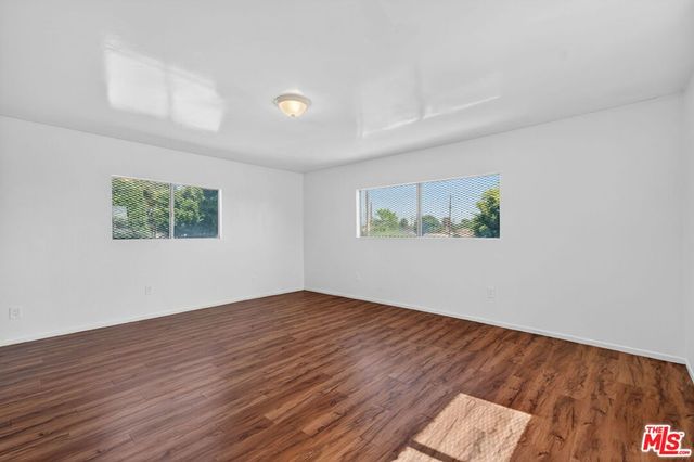 913 E 92nd Street, Los Angeles, CA 90002