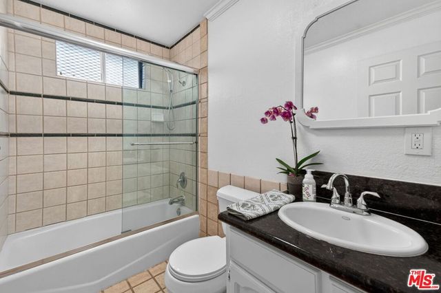913 E 92nd Street, Los Angeles, CA 90002