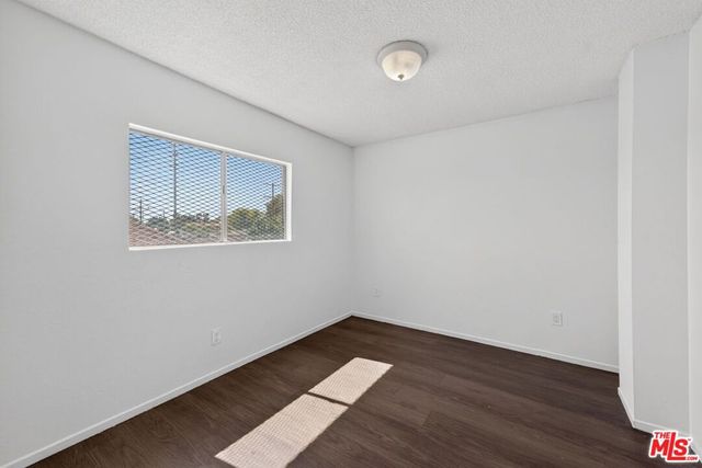 913 E 92nd Street, Los Angeles, CA 90002