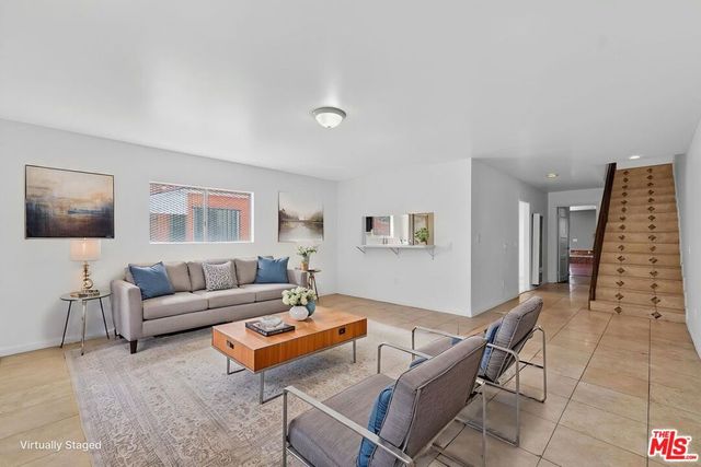 913 E 92nd Street, Los Angeles, CA 90002
