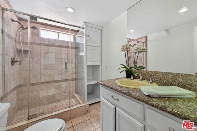 913 E 92nd Street, Los Angeles, CA 90002
