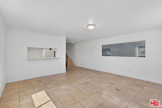 913 E 92nd Street, Los Angeles, CA 90002
