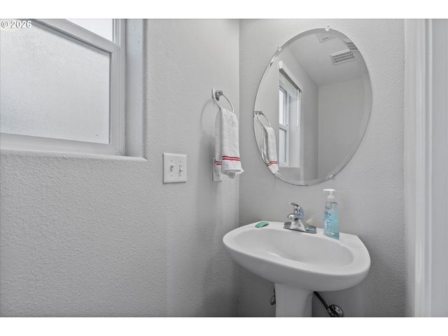 20583 Sw TESORO Ct, Beaverton, OR 97003