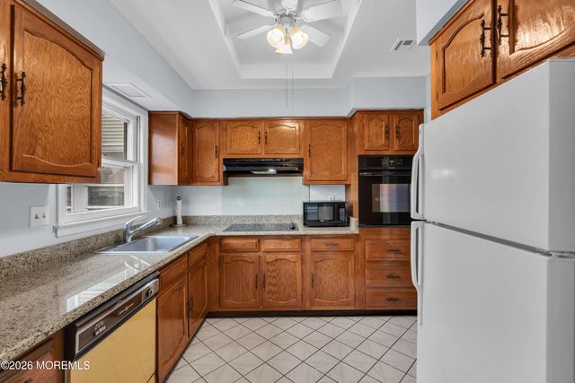 452 Roxbury Lane A, Monroe, NJ 08831
