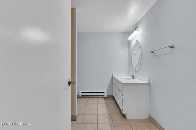 452 Roxbury Lane A, Monroe, NJ 08831