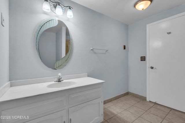 452 Roxbury Lane A, Monroe, NJ 08831
