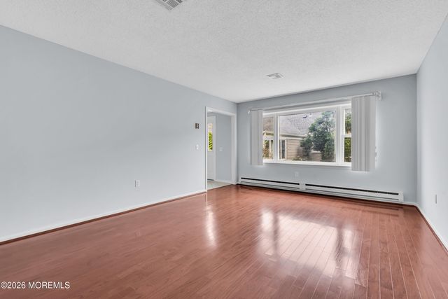 452 Roxbury Lane A, Monroe, NJ 08831