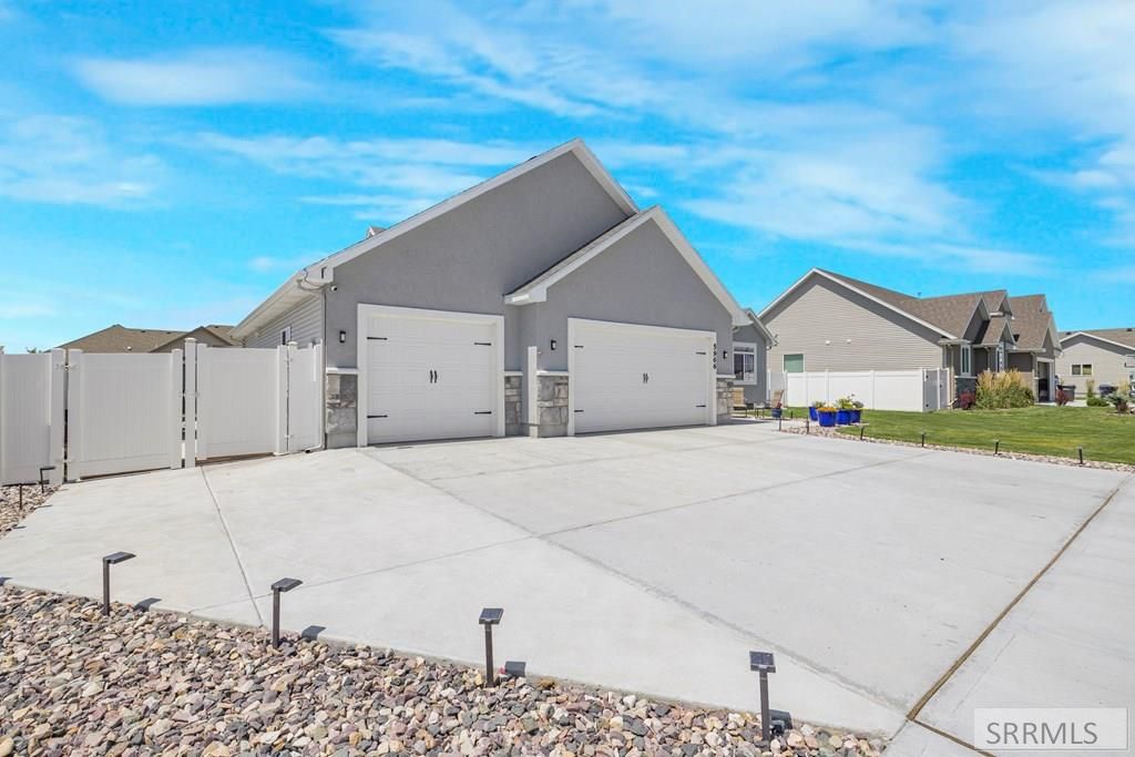 Image 3 of property listing at 5966 Lochsa Street, Idaho Falls, ID 83404