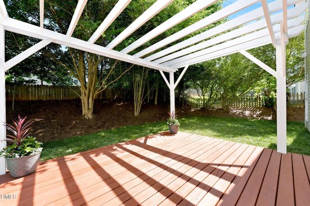 1120 Briarwood Drive, Mebane, NC 27302