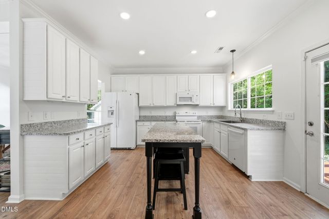 1120 Briarwood Drive, Mebane, NC 27302