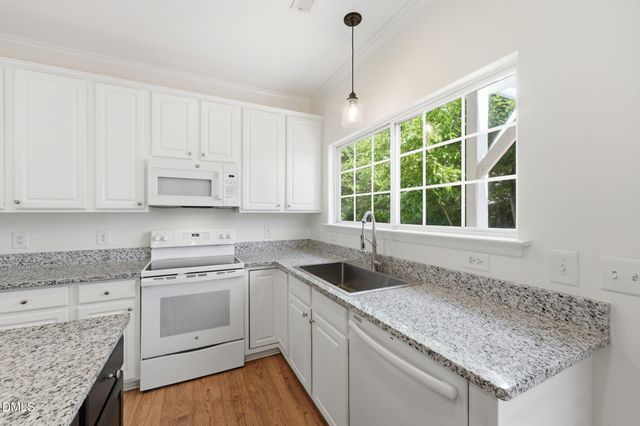 1120 Briarwood Drive, Mebane, NC 27302