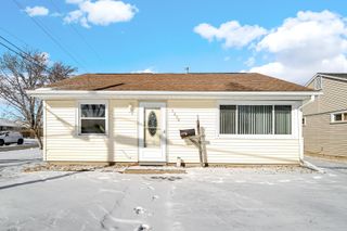1236 W Cleveland Avenue, Hobart, IN 46342