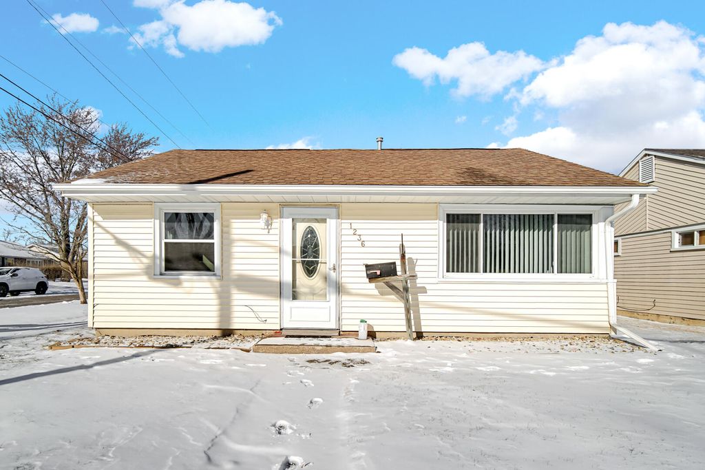 1236 W Cleveland Avenue, Hobart, IN 46342