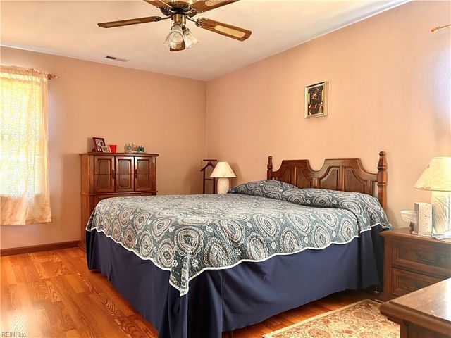 517 N Hills DR, Chesapeake, VA 23320