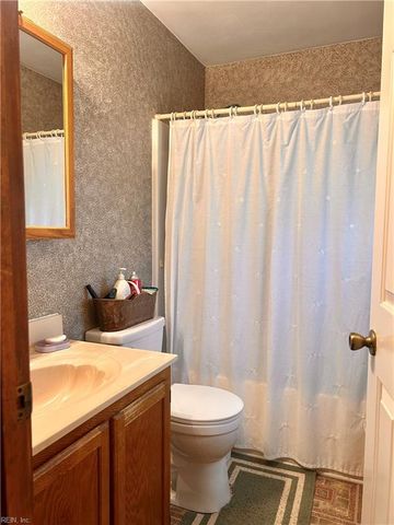 517 N Hills DR, Chesapeake, VA 23320