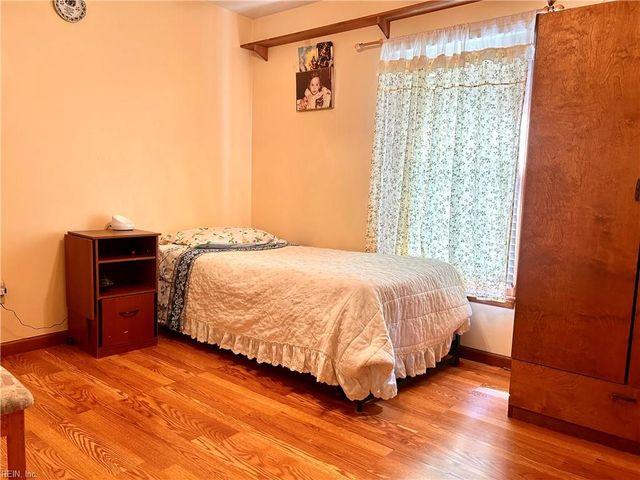 517 N Hills DR, Chesapeake, VA 23320