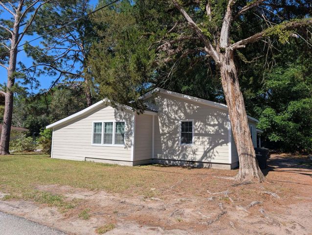 107 Converse Street, Walterboro, SC 29488